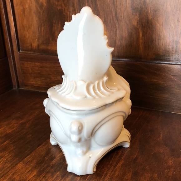 Antique DERMAY Porcelain Bath Dresser Box | Powder Box - Picture 3 of 13